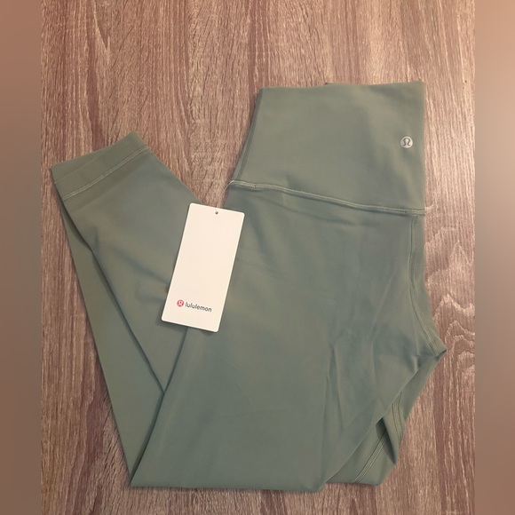 New Lululemon Align high rise pant 25” Light Green. Grey Eucalyptus.Size 8. - Picture 7 of 9